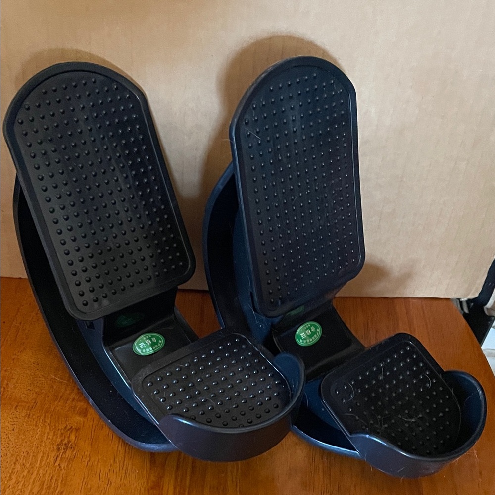 Black Adjustable Foot Rests Leg exercise block